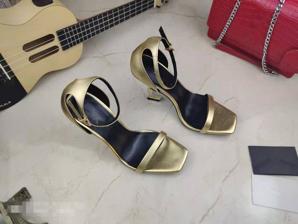 2022 color letter heel sandals ladies runway pointed toe high heels gladiator sandals brand design is mesh shoes 34-42 0409, Black
2022 color letter heel sandals ladies runway pointed toe high heels gladiator sandals brand design is mesh shoes 34-42 0409, Black