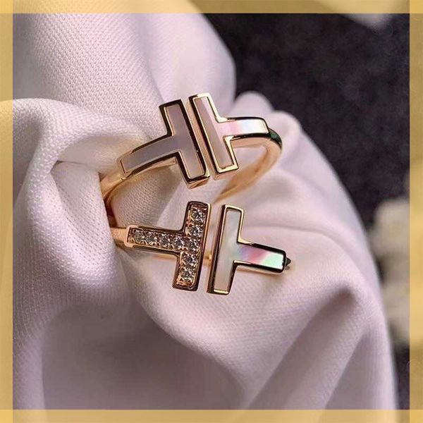 women ring 925 silver luxury designer rings men brand zirconia fashion rings t style classic jewelry 14k gold plated rose wed wholesale22
women ring 925 silver luxury designer rings men brand zirconia fashion rings t style classic jewelry 14k gold plated rose wed wholesale22