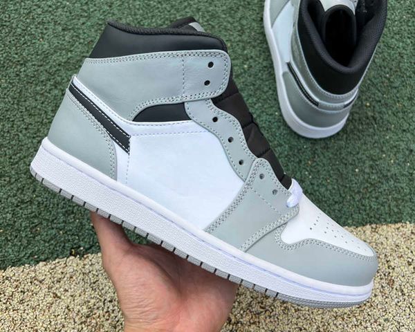 brand shoes jumpman 1 mid basketball 1s lt smoke grey white anthracite fashion trainers sneakers, White;red
brand shoes jumpman 1 mid basketball 1s lt smoke grey white anthracite fashion trainers sneakers, White;red