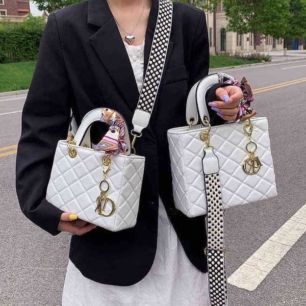 factory online export designer tide brand ladies bag embroidered thread small women's 2022 new versatile one shoulder messenger portabl
factory online export designer tide brand ladies bag embroidered thread small women's 2022 new versatile one shoulder messenger portabl