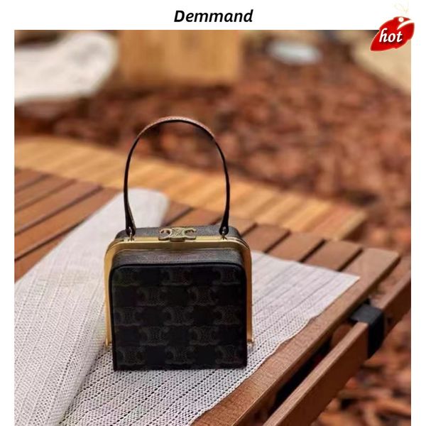 factory online export designer brand bag handbag female 2022 new triumphal leather printed small texture
factory online export designer brand bag handbag female 2022 new triumphal leather printed small texture