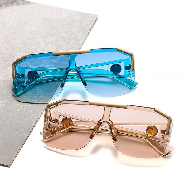 one-piece sunglasses lens lion head decorated sports goggles trend mens womens designer oversize square uv sun protection travel eyeglasses, White;black
one-piece sunglasses lens lion head decorated sports goggles trend mens womens designer oversize square uv sun protection travel eyeglasses, White;black