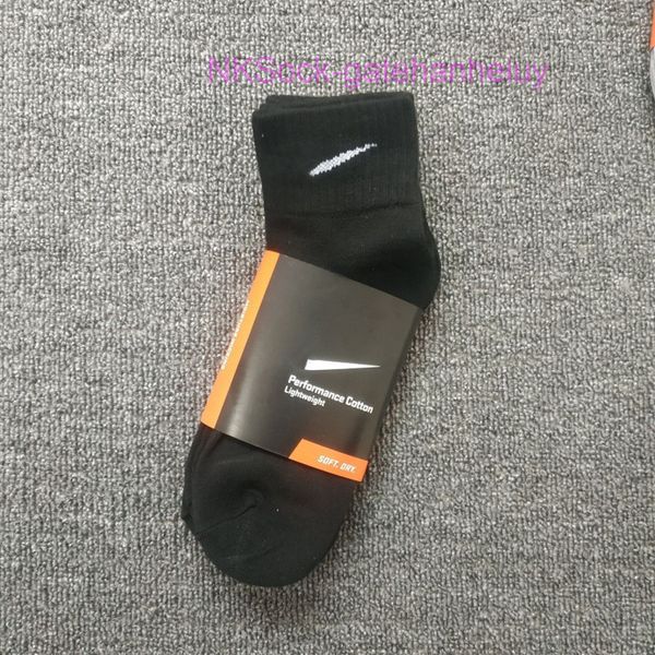 men's classic fashion socks 3 pairs of 1 card hook brand designer versatile sports sock men women luxury wear medium short sportsocks t, Black
men's classic fashion socks 3 pairs of 1 card hook brand designer versatile sports sock men women luxury wear medium short sportsocks t, Black