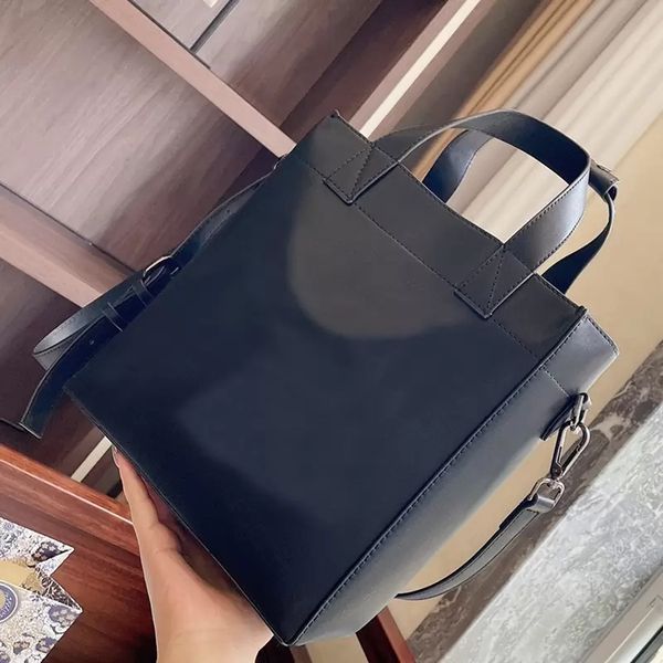 designer tote bag handbags cross body shoulder bags totes handbag high-quality and high-capacity genuine leather luxury classic retro softne, Black;red
designer tote bag handbags cross body shoulder bags totes handbag high-quality and high-capacity genuine leather luxury classic retro softne, Black;red