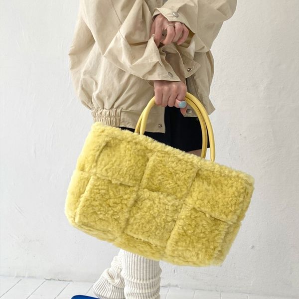 designer imitation lamb weaves tote bag woman luxury brand plush womens handbag fashion large-capacity green handbag ladies
designer imitation lamb weaves tote bag woman luxury brand plush womens handbag fashion large-capacity green handbag ladies