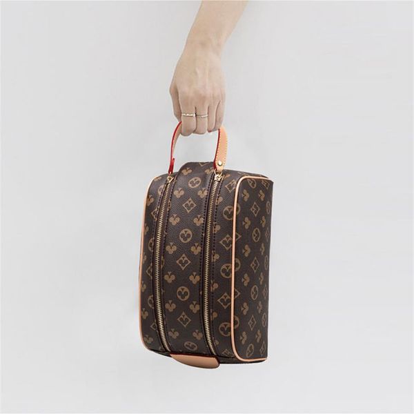 fashion leather women men cosmetic hand bags brown black travel wash storage clutch bag portable hand makeup bags female300b, Red;black
fashion leather women men cosmetic hand bags brown black travel wash storage clutch bag portable hand makeup bags female300b, Red;black