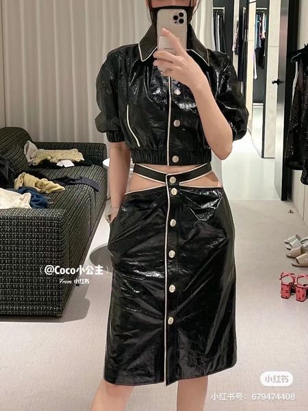 chan2022 women's leather jacket spring summer new leather jacket catwalk coat designer fashion high-end casual autumn coat birthday gif, Black;brown
chan2022 women's leather jacket spring summer new leather jacket catwalk coat designer fashion high-end casual autumn coat birthday gif, Black;brown