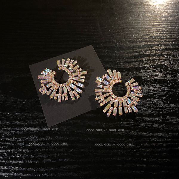 925 silver needle fashion colorful exaggerated earrings internet celebrity temperament personalied eardrops european and american personaliz, Golden
925 silver needle fashion colorful exaggerated earrings internet celebrity temperament personalied eardrops european and american personaliz, Golden