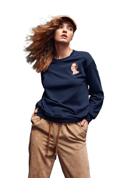 x miki xu figure graphic drop shoulder sweatshirt v5l8#, Black 
x miki xu figure graphic drop shoulder sweatshirt v5l8#, Black