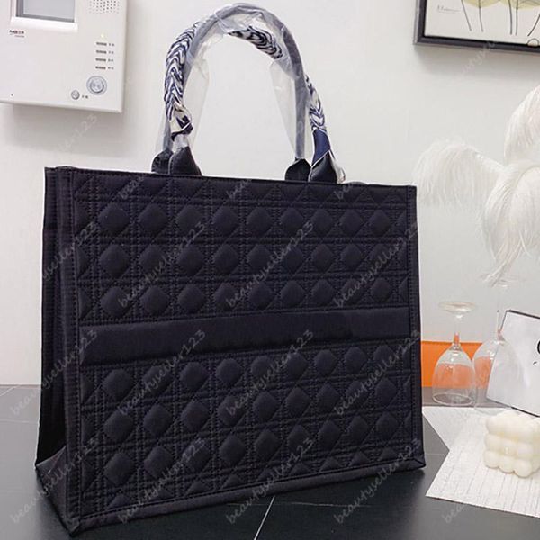 luxury designer shoulder bags totes bag fashion womens handbags purse tote ladies casual women big purse handbag two sizes cross body
luxury designer shoulder bags totes bag fashion womens handbags purse tote ladies casual women big purse handbag two sizes cross body