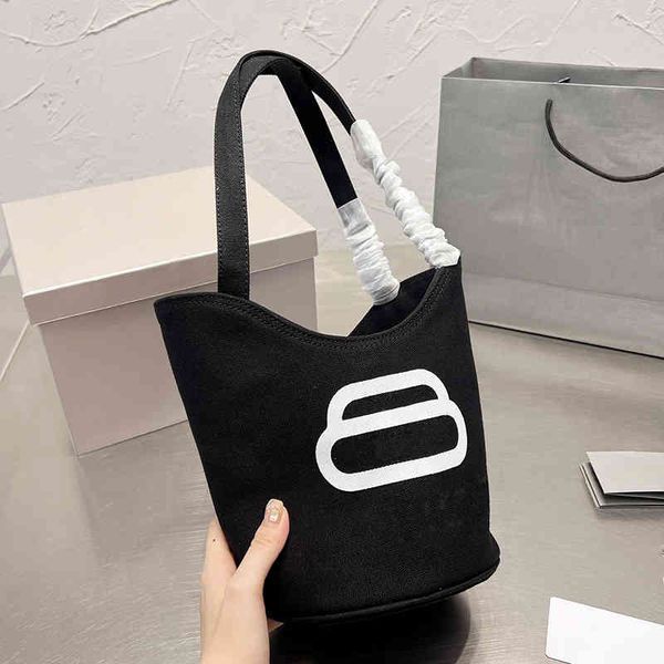 evening bags women handbag designer letters mini tote classic canvas bucket shoulder bag trend beach messenger crossbody bags purses 220712
evening bags women handbag designer letters mini tote classic canvas bucket shoulder bag trend beach messenger crossbody bags purses 220712