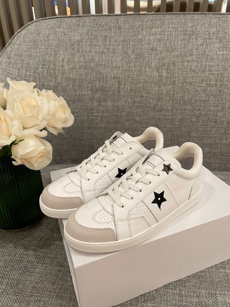 2021 designer boots rhyton vintage sneakers men women multicolor casual shoes platform sneaker chaussures luxurys runner trainers 0609, Black
2021 designer boots rhyton vintage sneakers men women multicolor casual shoes platform sneaker chaussures luxurys runner trainers 0609, Black
