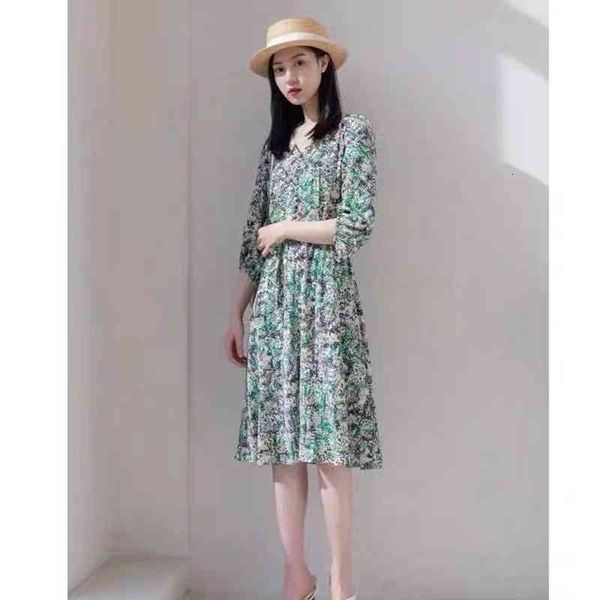 casual dresses spring and summer kyoto printing color dot silk crepe de chine vneck waist closing dress, Black;gray
casual dresses spring and summer kyoto printing color dot silk crepe de chine vneck waist closing dress, Black;gray