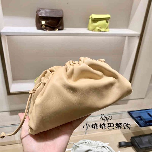 pouch outdoor sports designer venetas bottegas bagsjodie cloud holding shoulder messenger
pouch outdoor sports designer venetas bottegas bagsjodie cloud holding shoulder messenger