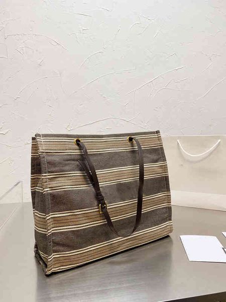 large capacity canvas bags tote luxury stripes simple handbag leather designer female one-shoulder shopping adjustable hand strap, Black;red
large capacity canvas bags tote luxury stripes simple handbag leather designer female one-shoulder shopping adjustable hand strap, Black;red