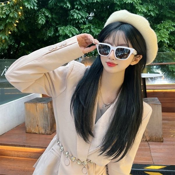 22% off 2022 luxury fashion design high version sunglasses new family women's online red street shooting in the same plate square are p, White;black
22% off 2022 luxury fashion design high version sunglasses new family women's online red street shooting in the same plate square are p, White;black