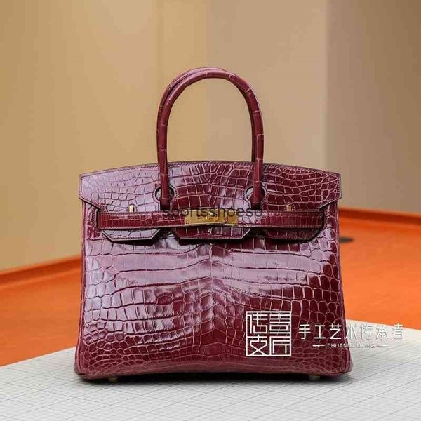 handbags classic birkins crossbody bags women's pure handmade bag nile crocodile skin bordeaux wine red gold buckle have logo
handbags classic birkins crossbody bags women's pure handmade bag nile crocodile skin bordeaux wine red gold buckle have logo