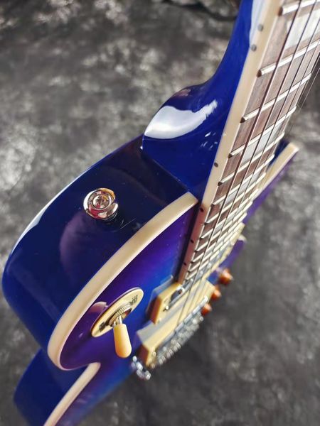 2022electric guitar, blueberry gradient tiger pattern, mahogany body, rosewood fingerboard, in stock
2022electric guitar, blueberry gradient tiger pattern, mahogany body, rosewood fingerboard, in stock