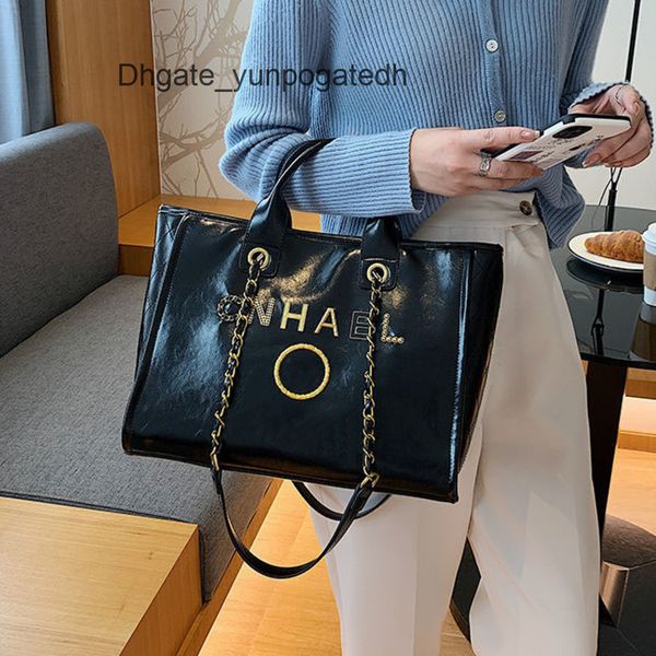 brand women's luxury handbags beach bags designers ch metal letter badge tote evening bag small mini body leather handbag large female
brand women's luxury handbags beach bags designers ch metal letter badge tote evening bag small mini body leather handbag large female