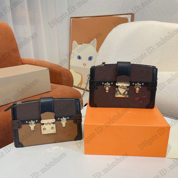 22ss soft-sided trunk clutch box gold buckle hand bag retro monograms reverse canvas s-lock clasp chain-leather strap cross body
22ss soft-sided trunk clutch box gold buckle hand bag retro monograms reverse canvas s-lock clasp chain-leather strap cross body