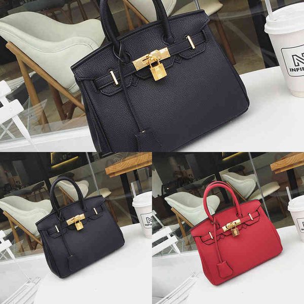 2022 new high-end textured diagonal large handbag women's leather shoulder s for women summer lady clutch crossbody bag
2022 new high-end textured diagonal large handbag women's leather shoulder s for women summer lady clutch crossbody bag
