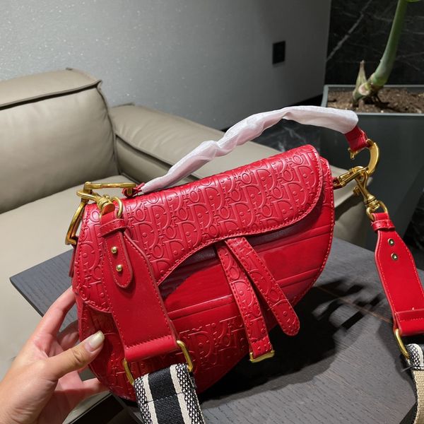 luxurys designers handbag saddle's bag genuine leather with shoulder strap purse metal pendant shoulders bags women crossbody bag cowhi
luxurys designers handbag saddle's bag genuine leather with shoulder strap purse metal pendant shoulders bags women crossbody bag cowhi