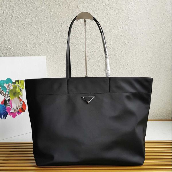 wholesale p luxury designer brands shopping bags women triangle label waterproof leisure travel bag large capacity nylon mommy tote ladies
wholesale p luxury designer brands shopping bags women triangle label waterproof leisure travel bag large capacity nylon mommy tote ladies
