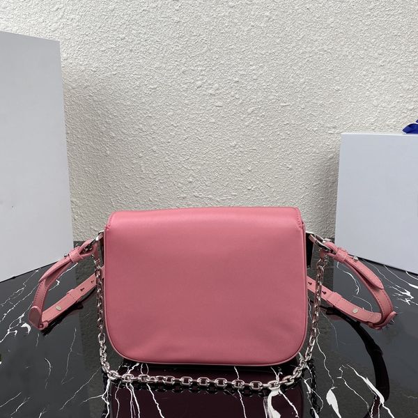 women's simple bag genuine leather and nylon fashion design handbag cell phone bag fine workmanship suitable for all occasions
women's simple bag genuine leather and nylon fashion design handbag cell phone bag fine workmanship suitable for all occasions
