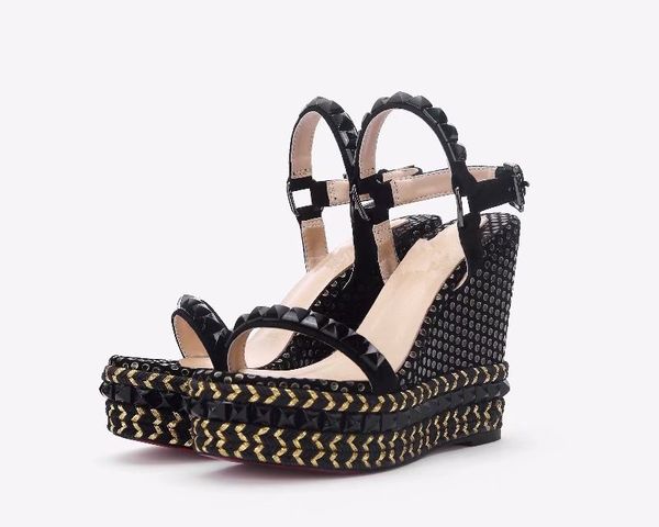 2022 designer sliders fashion thick bottom sandals letter embassy slides lady platform widgets sandal beach high heel leather with box, Black
2022 designer sliders fashion thick bottom sandals letter embassy slides lady platform widgets sandal beach high heel leather with box, Black