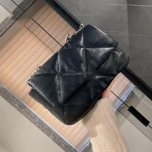 tz 19 series mini/small lambskin bags quilted silver metal hardware chain totes cross body shoulder luxury designer purse france women girls
tz 19 series mini/small lambskin bags quilted silver metal hardware chain totes cross body shoulder luxury designer purse france women girls