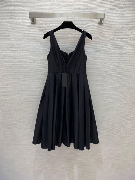 225 2022 milan runway dress pring summer dress v neck sleeveless mid calf black flora print brand same style empire womens dress fashion nis
225 2022 milan runway dress pring summer dress v neck sleeveless mid calf black flora print brand same style empire womens dress fashion nis