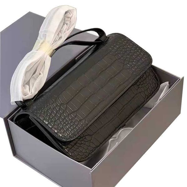 dinner women's fashion shoulder bag handbag crocodile pattern envelope shape light and versatile public love luxury wholesale 4
dinner women's fashion shoulder bag handbag crocodile pattern envelope shape light and versatile public love luxury wholesale 4