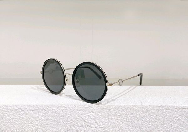 retro round sunglasses silver grey lens women fashion sun shades 0647 with box, White;black
retro round sunglasses silver grey lens women fashion sun shades 0647 with box, White;black