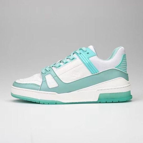 2022 designer fashion coach soft sole breathable non-slip lightweight casual sneakers crocodile embossed calfskin french men's shoes
2022 designer fashion coach soft sole breathable non-slip lightweight casual sneakers crocodile embossed calfskin french men's shoes