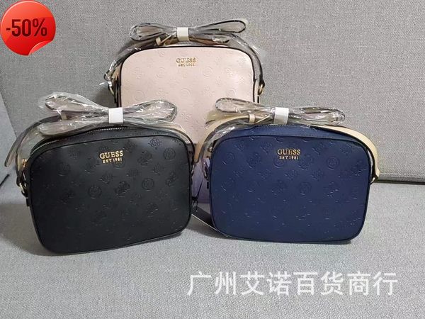 luxury designergs home fashion solid color classic embossed zipper small square single shoulder messenger women's bag
luxury designergs home fashion solid color classic embossed zipper small square single shoulder messenger women's bag