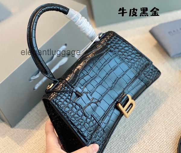 2022 home designer bag bags balencaigabagsss hourglass leather bag female b crocodile pattern fashion versatile one shoulder mes a9kg
2022 home designer bag bags balencaigabagsss hourglass leather bag female b crocodile pattern fashion versatile one shoulder mes a9kg