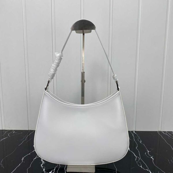 2022 new ladies underarm bag 1bc499 designer leather handbag solid color versatile brand shoulder bag
2022 new ladies underarm bag 1bc499 designer leather handbag solid color versatile brand shoulder bag