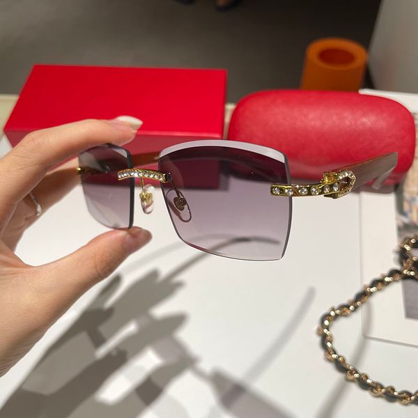 new fashion full diamond couple sunglasses for man woman designer luxury square frameless red wooden legs white diamonds c decoration gold f, White;black
new fashion full diamond couple sunglasses for man woman designer luxury square frameless red wooden legs white diamonds c decoration gold f, White;black