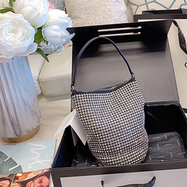 silver diamond armpit bag glittering billing full diamond semi-circular bucket portable women's bag messenger dinner one shoulder makeu
silver diamond armpit bag glittering billing full diamond semi-circular bucket portable women's bag messenger dinner one shoulder makeu