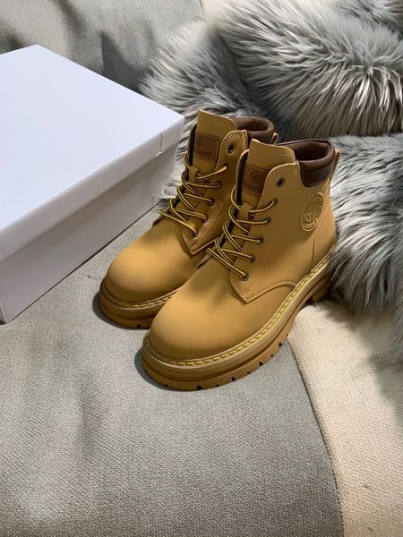 lady's martin boots women ankle bootie luxury designers shoe calfskin genuine leather platform rubber soles high heels 35-40 with origi, Black
lady's martin boots women ankle bootie luxury designers shoe calfskin genuine leather platform rubber soles high heels 35-40 with origi, Black