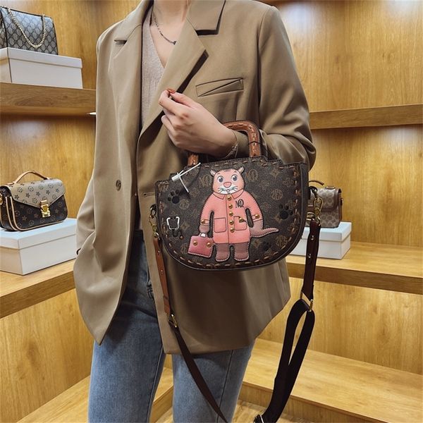 luxury designer messenger bag handbag voice live broadcast the same tiger tiktok trend
luxury designer messenger bag handbag voice live broadcast the same tiger tiktok trend