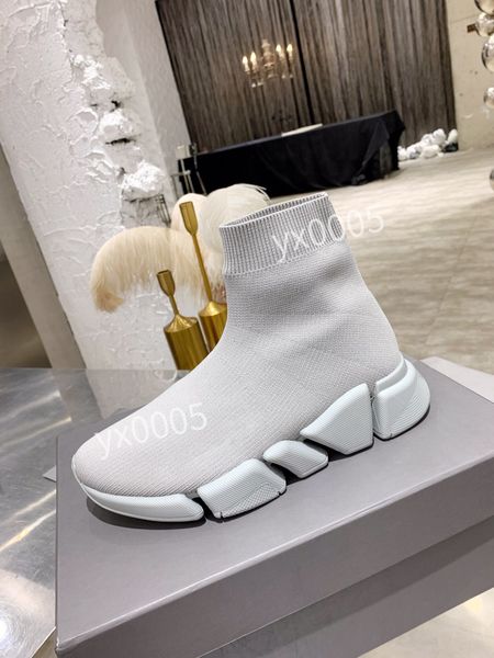 designer casual shoes platform black mens woman trainer runner sneaker sock shoe master embossed lady womens speeds booties paris ly220116
designer casual shoes platform black mens woman trainer runner sneaker sock shoe master embossed lady womens speeds booties paris ly220116
