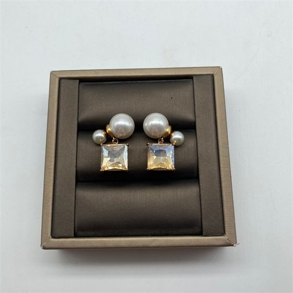 20% off designer jewelry pearl square diamond d square autumn fashion elegant generous earrings, Silver
20% off designer jewelry pearl square diamond d square autumn fashion elegant generous earrings, Silver