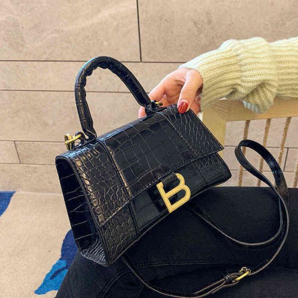 designer hourglas bags balencaigass crocodile bag womens autumn 2022 new fashion high texture retro portable one shoulder messenger
designer hourglas bags balencaigass crocodile bag womens autumn 2022 new fashion high texture retro portable one shoulder messenger