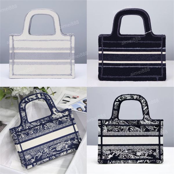 women's embroidered animal pattern handbag fashion classic handbag limited edition women's handbag large capacity travel shopping
women's embroidered animal pattern handbag fashion classic handbag limited edition women's handbag large capacity travel shopping