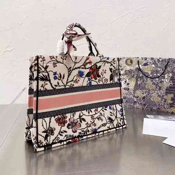 designers shoulder bags woman fashion classic handbags embroidery limited edition lady handbag high capacity travel shopping bag practical h
designers shoulder bags woman fashion classic handbags embroidery limited edition lady handbag high capacity travel shopping bag practical h