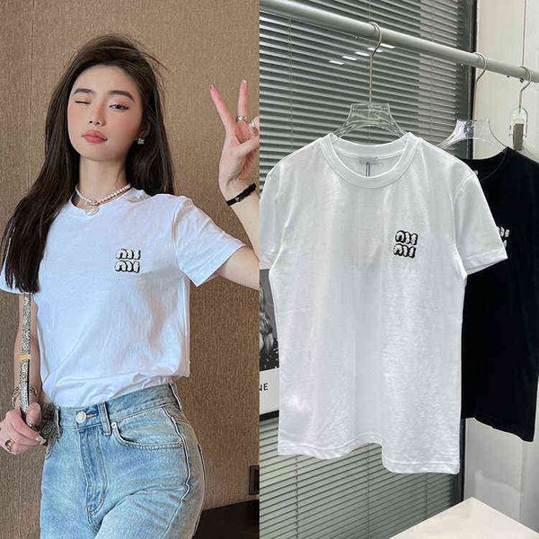 summer black and white two-color nail bead badge embroidery simple loose versatile women's short sleeve t-shirt
summer black and white two-color nail bead badge embroidery simple loose versatile women's short sleeve t-shirt