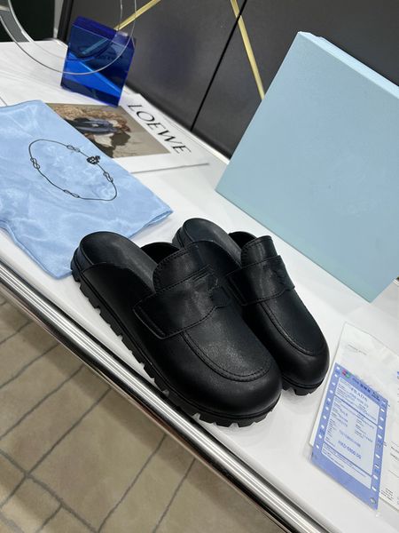 women's fashion slippers genuine leather simple design beautiful appearance comfortable foot feeling skid prevention, Black
women's fashion slippers genuine leather simple design beautiful appearance comfortable foot feeling skid prevention, Black