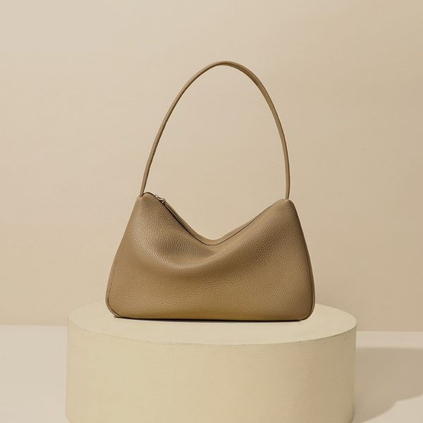 designer bags shoulder tote bags with large capacity and leather solid color 28cm
designer bags shoulder tote bags with large capacity and leather solid color 28cm