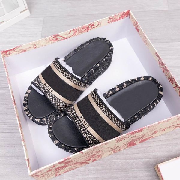 women fashion slippers luxury slides summer flat slipper trendy leather rubber sandal wholesale brand give you different comfort and luxury, Black
women fashion slippers luxury slides summer flat slipper trendy leather rubber sandal wholesale brand give you different comfort and luxury, Black